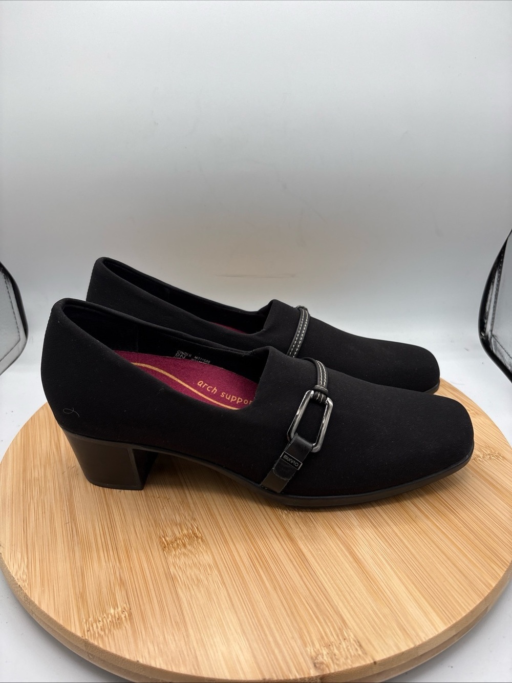 Munro Cindi II Black Fabric Block Heel Pumps Buckle Strap Women’s 9N Comfort - Picture 9 of 9